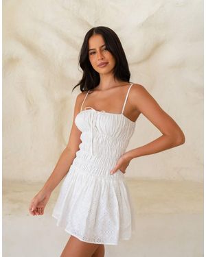 Aria Cove Vestido Corto Fruncido Con Detalle De Lazada Delantera De - Blanco