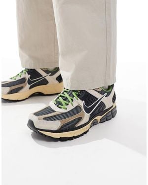 Nike Zoom Vomero 5 Premium Sneakers - Metallic