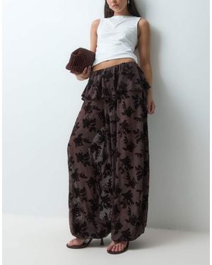 ASOS Broek Van Geflockt Mesh Met Ballonpijp En Peplumtaille - Zwart