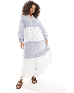 Native Youth Vestito Grembiule Lungo A Balze A Righe Con Inserto - Bianco