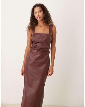 Pretty Lavish Midaxi Jurk Met Leerlook, Vierkante Hals En Gerimpeld Detail - Rood