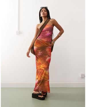 Monki – netzstoff-maxirock mit tropischem blumenmuster - Rot
