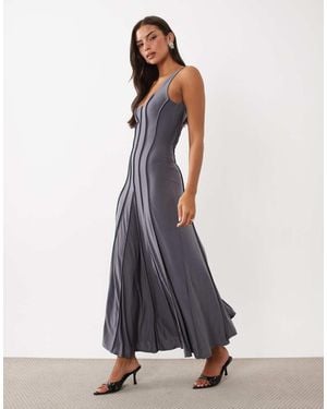 ASOS Slinky Jurk Met Ronde Hals, Maxi-Lengte En Zichtbare Naden - Blauw