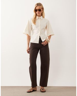 ASOS Getailleerd Overhemd Met Korte Mouwen - Naturel