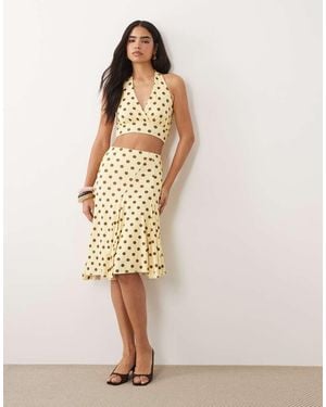 Missy Empire Missy Empire Slinky Godet Hem Midi Skirt - Natural