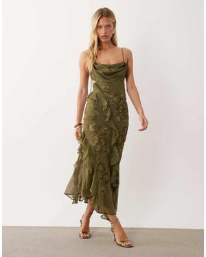 ASOS Geborduurde En Met Kralen Versierde Cami Maxi Jurk Met Asymmetrische Ruche - Groen