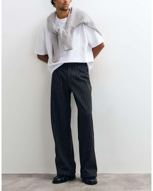 Prohibited Pantalones Plisados De Corte Holgado Con Raya Diplomática En - Blanco