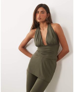 Missy Empire Missy Empire Double Sculpted Slinky Plunge Halterneck Top - Green