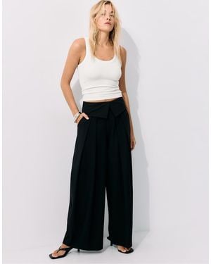 Stradivarius Wide-leg Trousers With Turned-up Waistband - Black
