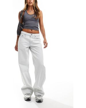 Weekday Ample Low Waist baggy Fit Jeans - White