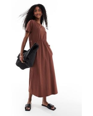 Threadbare Vestido Midi De Manga Corta Con Bolsillos De Punto Liso De - Rojo