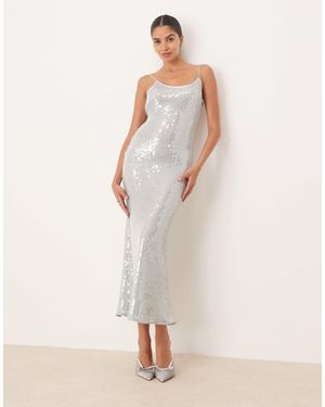 Amy Lynn Robe longue à encolure dégagée et sequins - Neutre