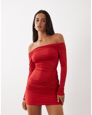 Oh Polly Schmal fallendes minikleid mit carmen-ausschnitt und drapierung - Rot
