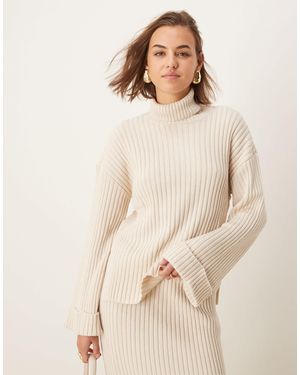 Y.A.S Pull d'ensemble en maille à col roulé et manches retroussées - crème - Neutre