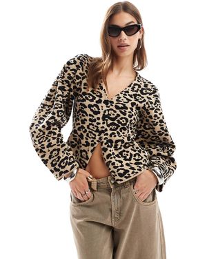 ASOS – strukturierte strickjacke mit v-ausschnitt und leopardenmuster - Mettallic