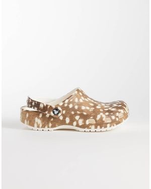 Crocs™ Sabots classic à imprimé animal motif cerf - Neutre