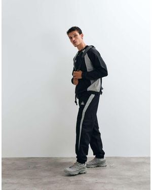 Umbro Relaxed Track Trousers - Black