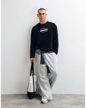 ASOS Camiseta Boxy Extragrande De Manga Larga Con Gráfico En El Pecho En - Negro