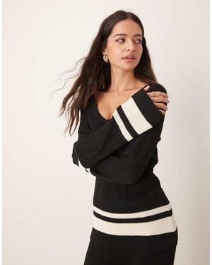 Pretty Lavish V Neck Contrast Knit Jumper Co-ord - Black