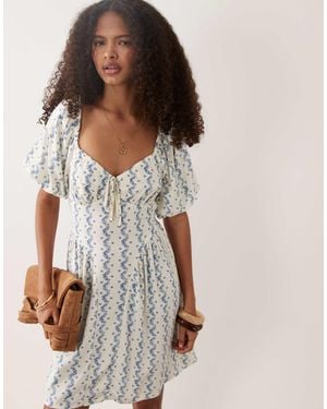 New Look Geblümtes milkmaid-minikleid - Mehrfarbig