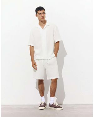 Pull&Bear – kurze bermuda-jogginghose - Weiß
