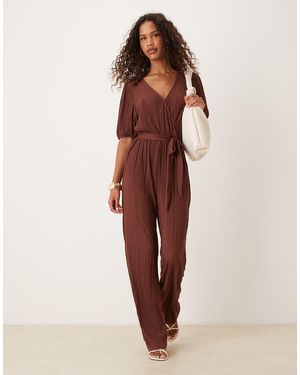 Vila Plissé Jumpsuit Met Overslag Aan De Voorkant - Bruin