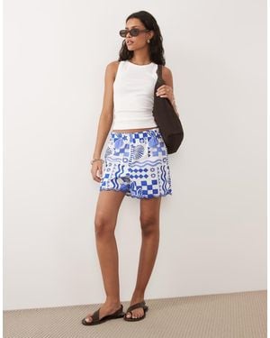 New Look Shell Print Scallop Hem Short - Blue