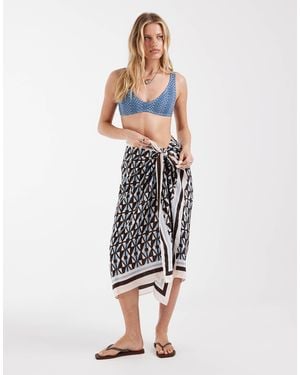 River Island Geometric Print Sarong - White
