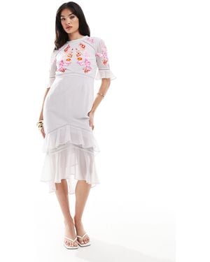 Hope & Ivy Tiered Midi Dress With Pephem - White