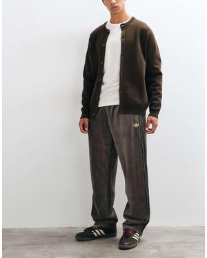 adidas Originals Firebird Pantalones De Chándal De Terciopelo En Caqui Oscuro - Negro