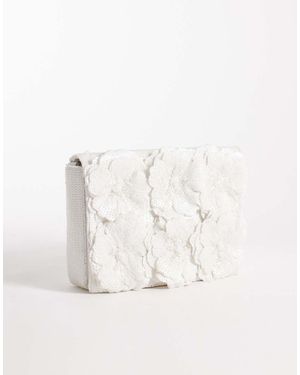 Accessorize Bolso Clutch Plegado Con Detalle De Flor Tridimensional De - Neutro