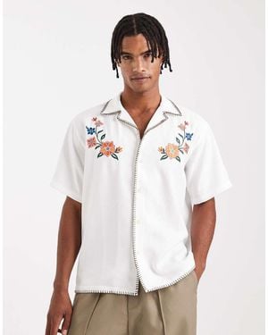 Only & Sons Camisa Blanca Con Detalles Bordados Y Pespuntes En Contraste De -Blanco