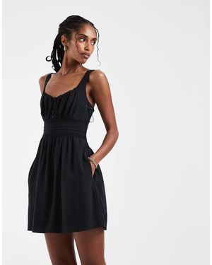 Hollister Vestido Corto Acampanado Con Cuello Ancho - Negro