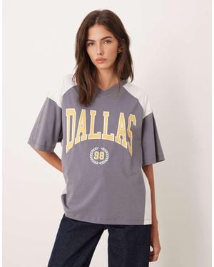 ASOS Camiseta Color Cuervo De Estilo Fútbol Americano Con Estampado "Dallas" De -Verde - Morado