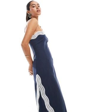 4th & Reckless Maxi Bandeau-Jurk Met Linnenlook En Contrasterende Geschulpte Rand - Blauw