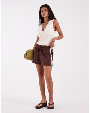 Gap Runner Shorts With Racer Stripe - White