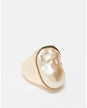 ASOS Bague avec perle d'eau douce fantaisie - Métallisé