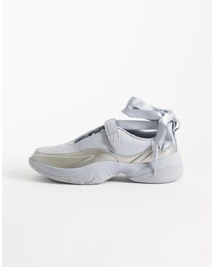 Nike Nike Pointe Ballet Flats - White