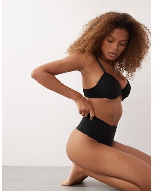 Spanx Undietectable - string ultra lisse - Noir