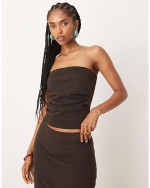 ASOS – trägerloses, gerafftes oberteil aus bouclé-strick - Schwarz