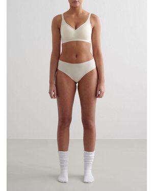 Aim'n Almond Soft Cheeky Hipster - White