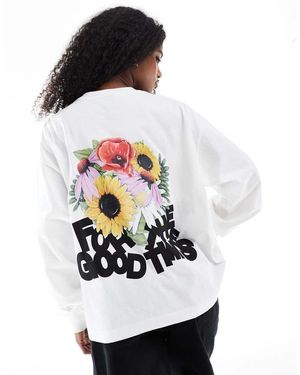 Dr. Denim Maglietta A Maniche Lunghe Oversize Sporco Con Stampa Di Fiori Sulla Schiena - Bianco