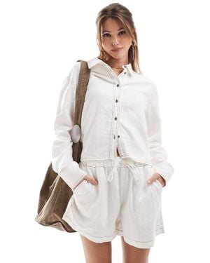 ONLY Linen Blend Cropped Shirt Co-ord With Contrast Stitch - White