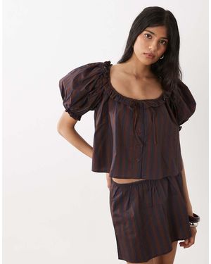 WeWoreWhat Top Met Pofmouwen En Knoopsluiting - Zwart