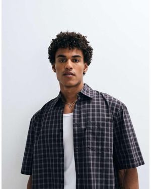 Weekday Camisa Marrón A Cuadros Extragrande De Manga Corta - Negro