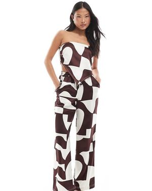 4th + Reckless Petite Pantalones Marrones De Pernera Ancha Con Estampado Geométrico Y Cordón Ajustable De Satén De (Parte De Un Conjunto) - Blanco