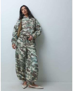 ASOS Conjunto Oversize De Jogger Camuflaje-Verde