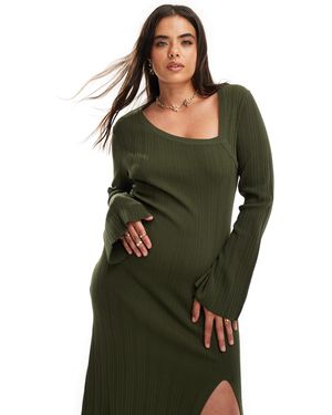 Pretty Lavish Curve – midikleid aus olivem strickmaterial mit asymmetrischem schnitt und beinschlitz - Grün