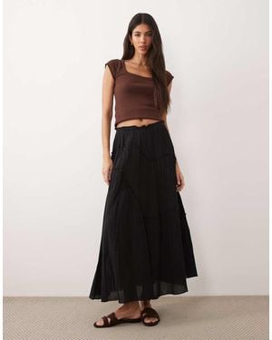 Iisla & Bird Falda Playera Larga Negra Con Volantes De - Negro