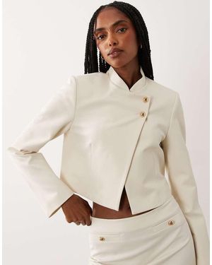Miss Selfridge Americana Corta Blanco De Corte Depurado Con Cuello Mao (Parte De Un Conjunto) - Neutro